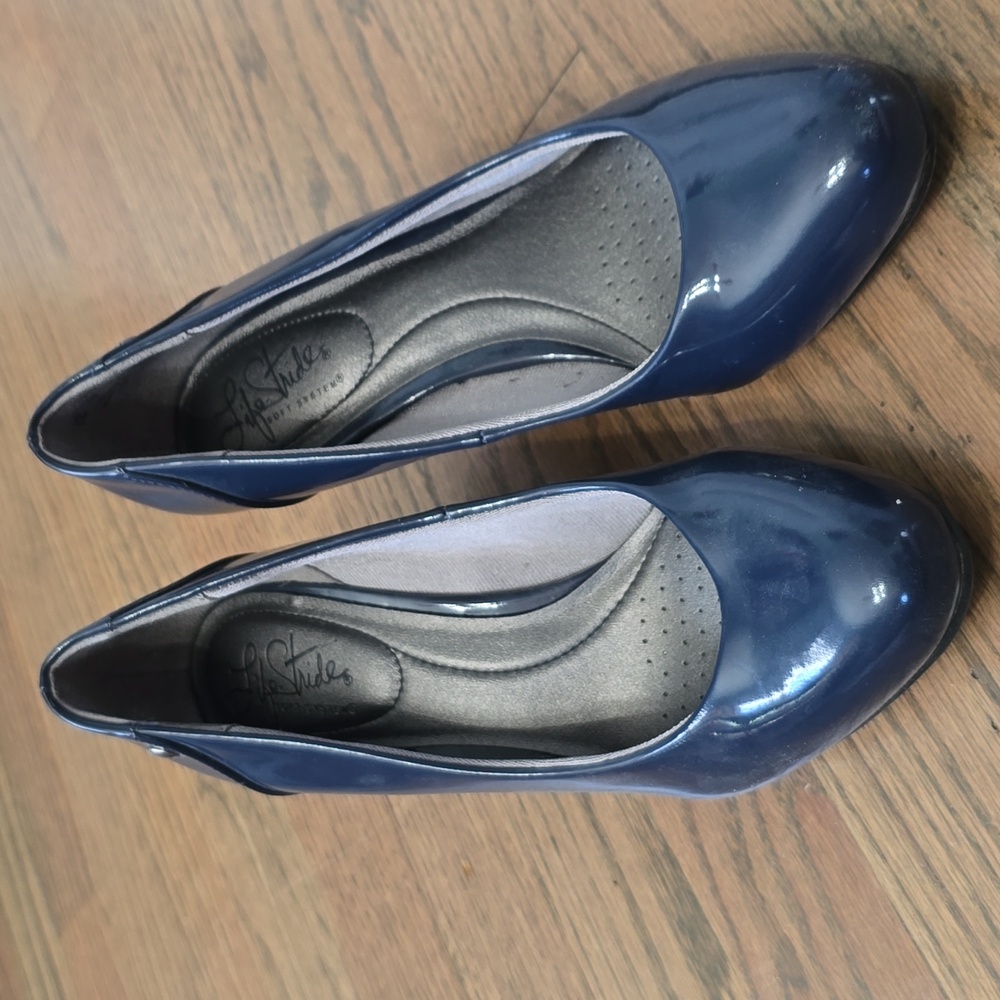 Life Stride Navy Patent Leather Heels - Picture 2 of 6